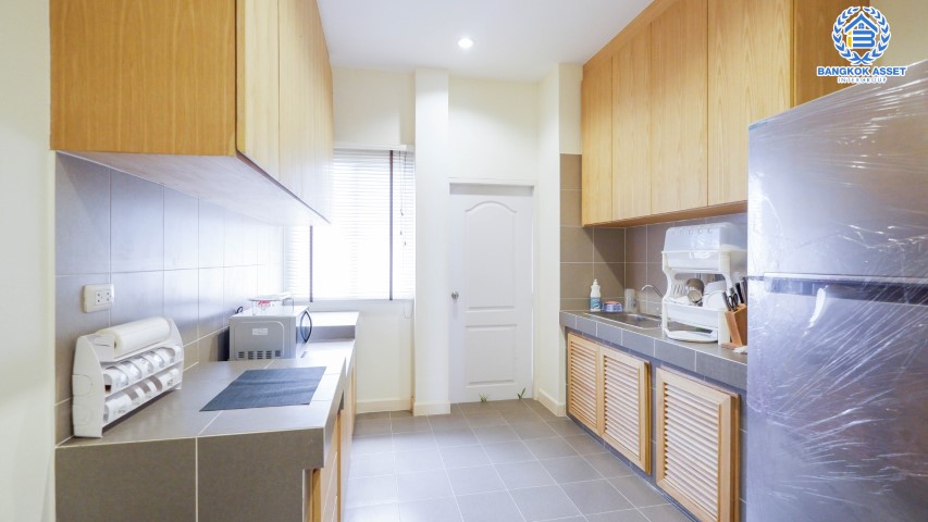 *****บ้านเดี่ยวมือสองย่านนนทบุรี ม.ธารา ราชพฤกษ์-ปิ่นเกล้า เนื้อที่กว้างขวางมากถึง 56.20 ตร.ว. ฟังก์ชัน 3 ห้องนอน 3 ห้องน้ำ ที่จอดรถ 2 คัน สภาพสวย พร้อมเข้าอยู่ บนทำเลแห่งการเดินทาง ใกล้รถไฟฟ้าสายสีแดงอ่อน "สถานีบางซื่อ-ตลิ่งชัน" และทางด่วน "ศรีรัช-วงแหวนรอบนอก"